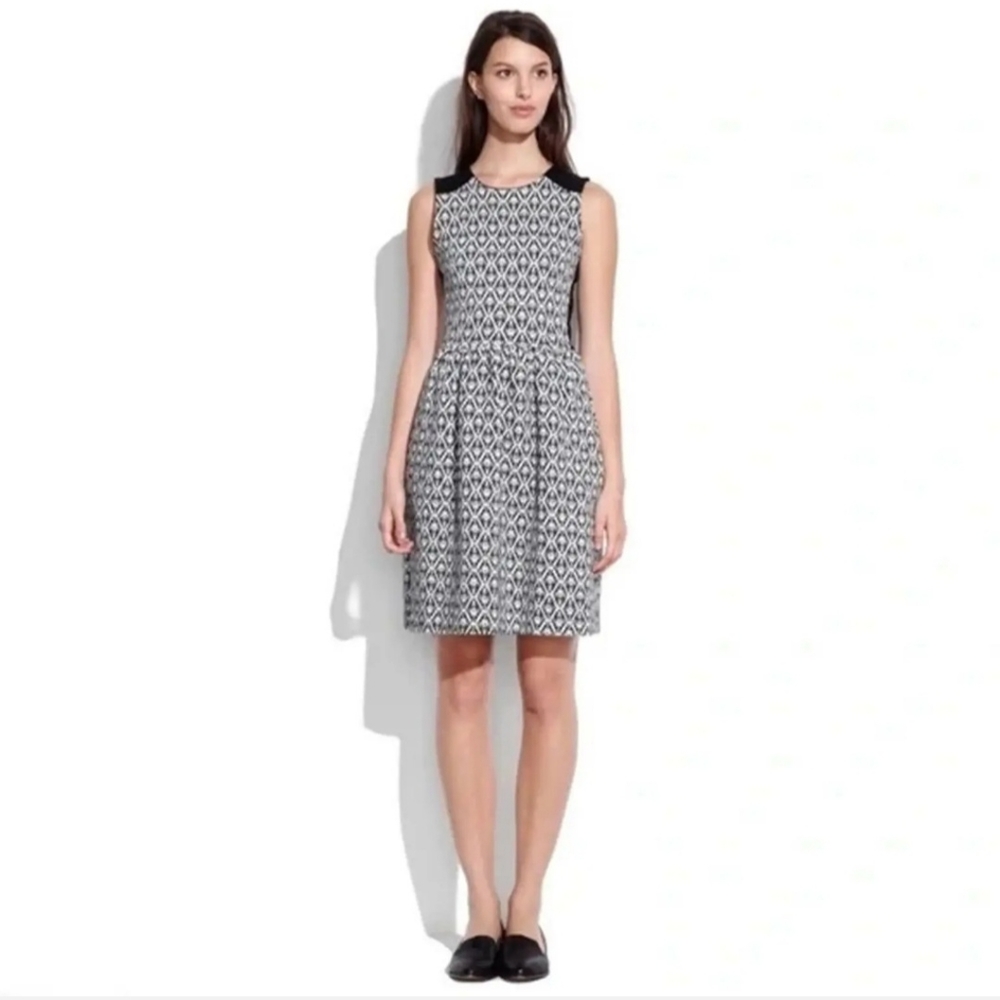 MADEWELL DIAMOND JACQUARD BLACK & WHITE GEO PRINT DRESS SLEEVELESS